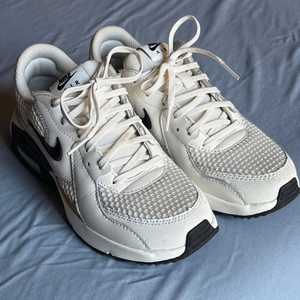 Nike Air Max 90 Sneakers - Picture 3 of 4
